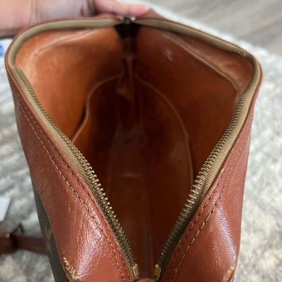 LV Crossbody - Picture 9 of 16